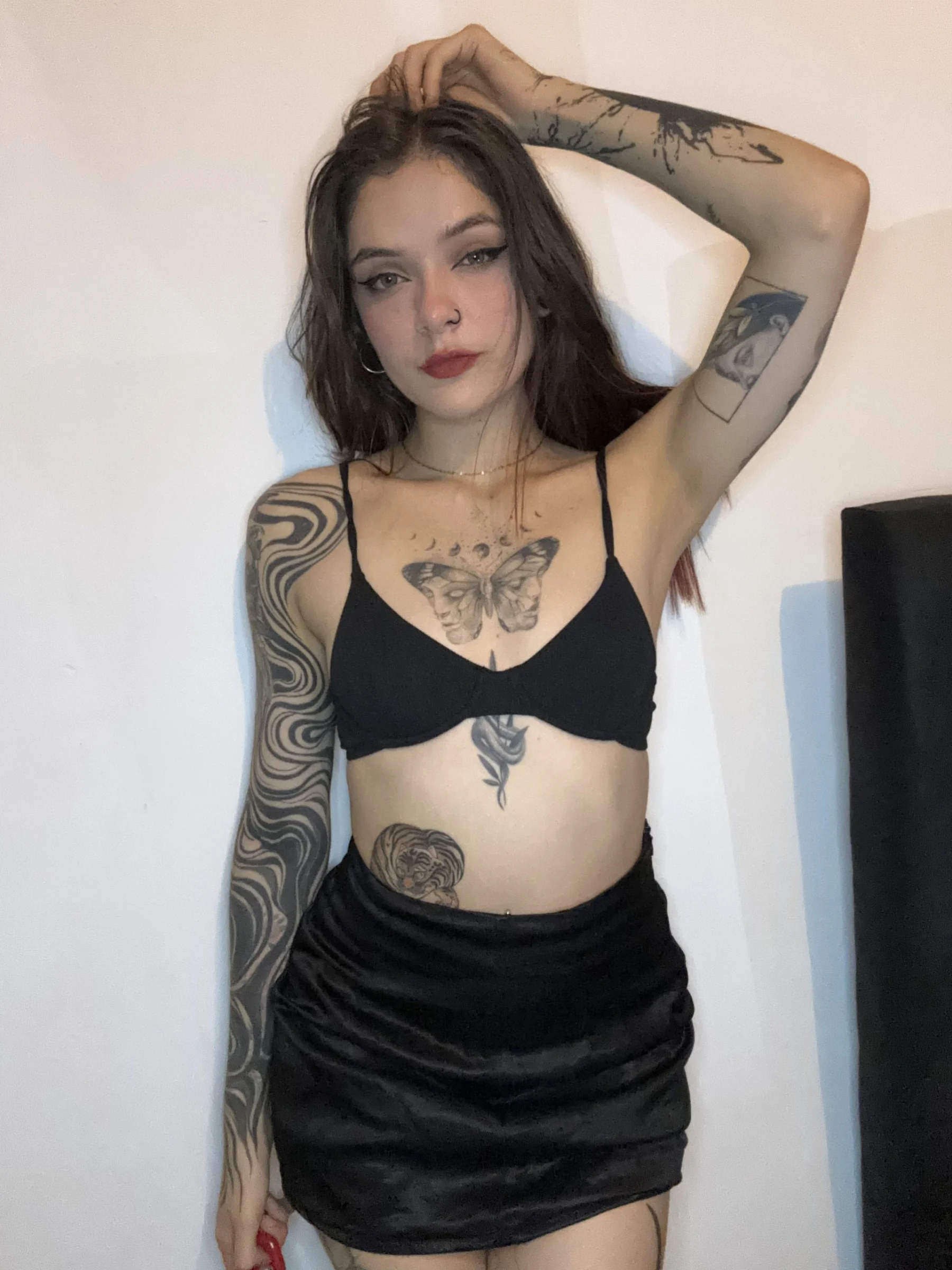 Emily, modelja OnlyFans kosovare falas